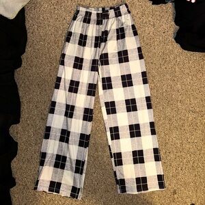 Extra soft plaid PJ pants in black & white with a hint of grey